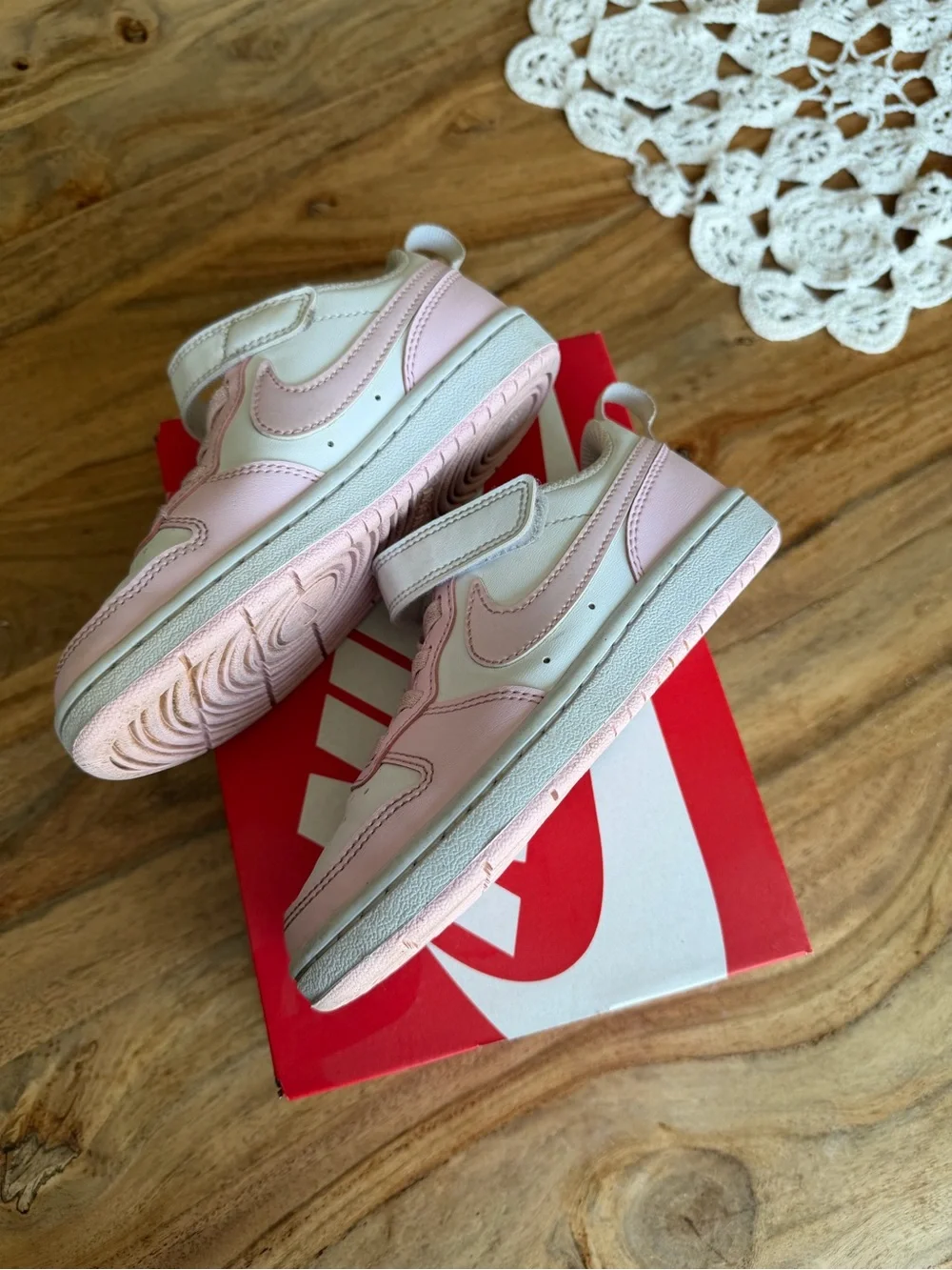 Nike borough pink